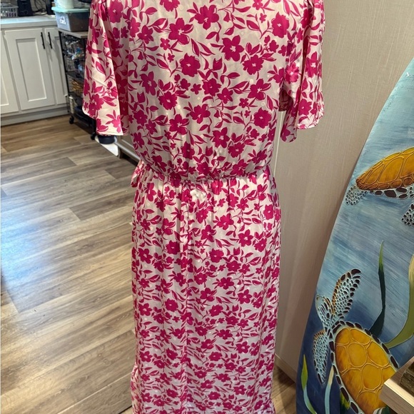 Elegant Pink & White Midi Dress with Flora Detail - Picture 2 of 8